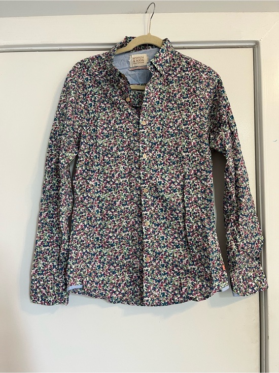Scotch & Soda Tops - Scotch & Soda Floral button up White, Pink, Green & Navy Blue size small